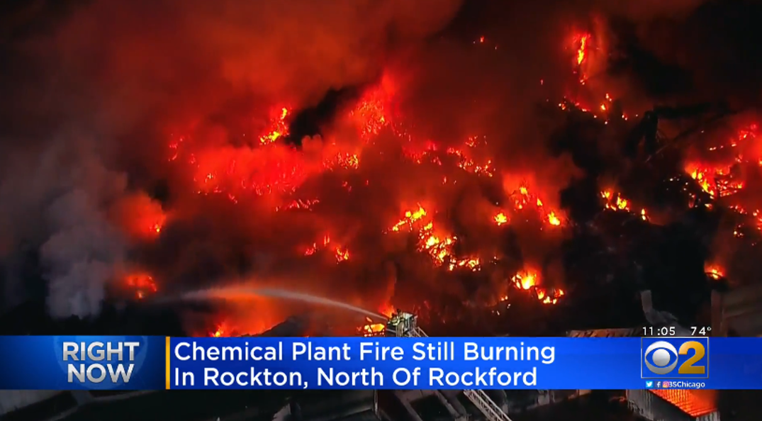 Incendio masivo en una planta química en Rockton, Illinois, podría arder durante días 11