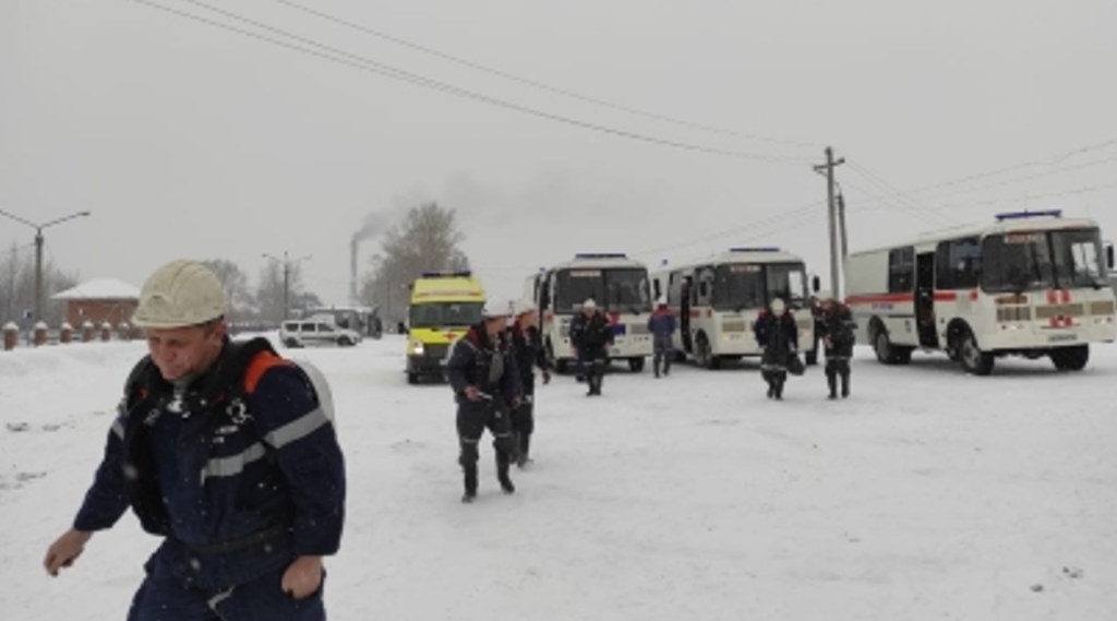 Coal mine explosion leaves 51 dead and dozens injured in Russia 1