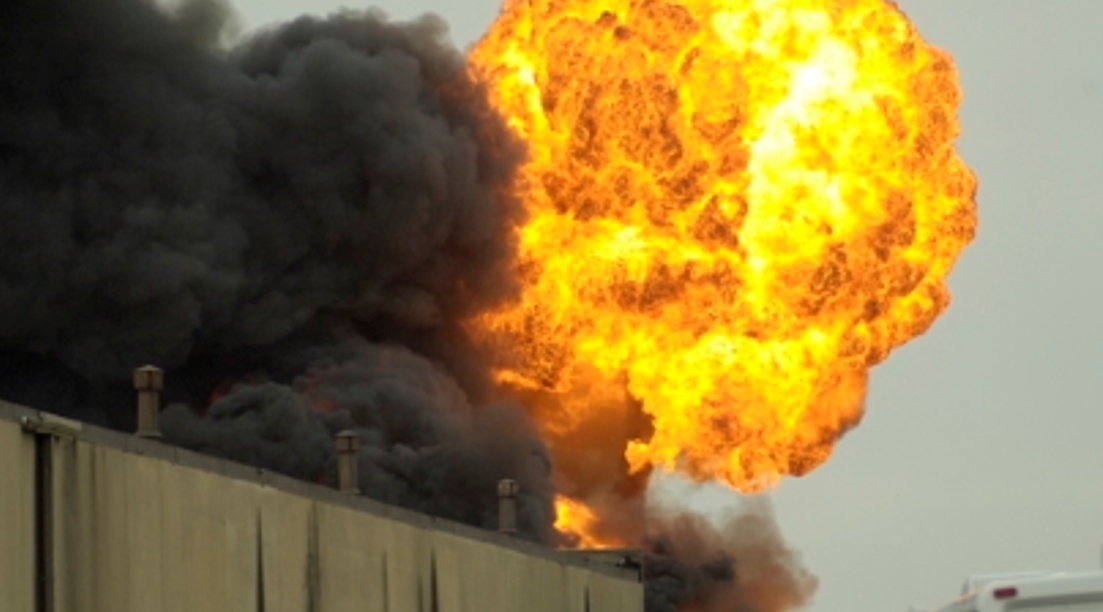 La explosión de una planta química provoca importantes incendios y evacuaciones masivas en EE. UU. 8